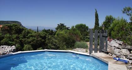 Independent Garden Apartment, Pool