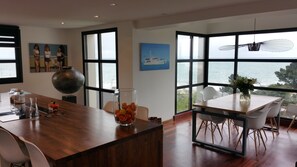 Dining - Contemporary house with exceptional sea view, two minutes from the beach  (Plérin)
