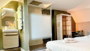 2 多间卧室、熨斗/熨衣板、WiFi、床单