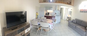 Interior - Spacious and pleasant T3 with pool near beach, port, leisure island  (Agde)