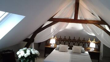 1 chambre, lit parapluie, Wi-Fi gratuit, draps fournis