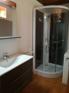 Shower - HOLIDAYS IN CEVENNES (Moissac-Vallée-Française)