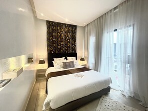 6 bedrooms, in-room safe, blackout drapes, iron/ironing board - Exclusive Riad 6 rooms, swimming pool, hammam - ideal for families & friends (Marrakech)