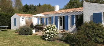 Charming quiet house between the Port and St Sauveur