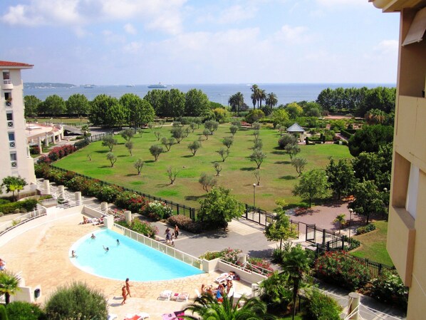 Außenpool, Infinity-Pool