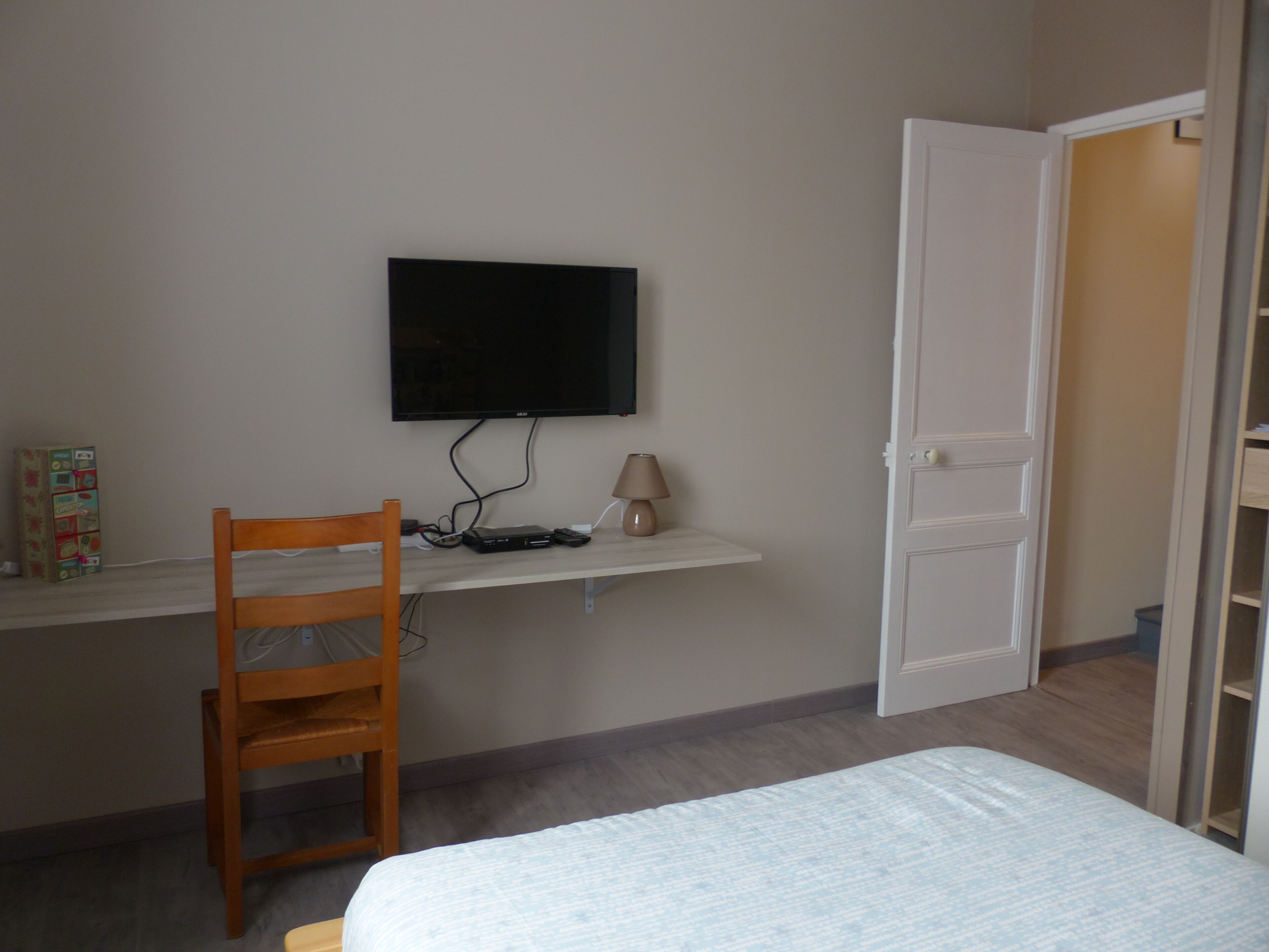 2 chambres, fer et planche à repasser, Wi-Fi gratuit, draps fournis