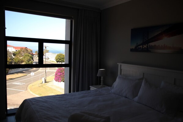 In-room safe, individually decorated, individually furnished, desk