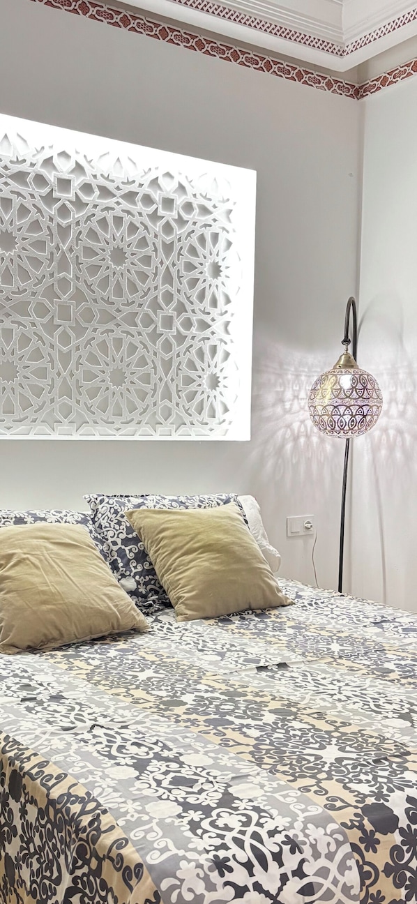 3 habitaciones, tabla de planchar con plancha, cuna de viaje y wifi 