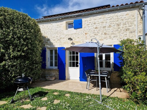 Gîte for 4 people, 3-star rating, close to the sea and in a quiet location