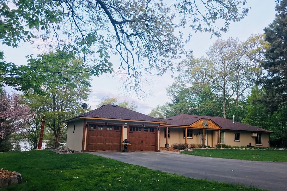 A Northern MN getaway on beautiful Thunder Lake and area!
