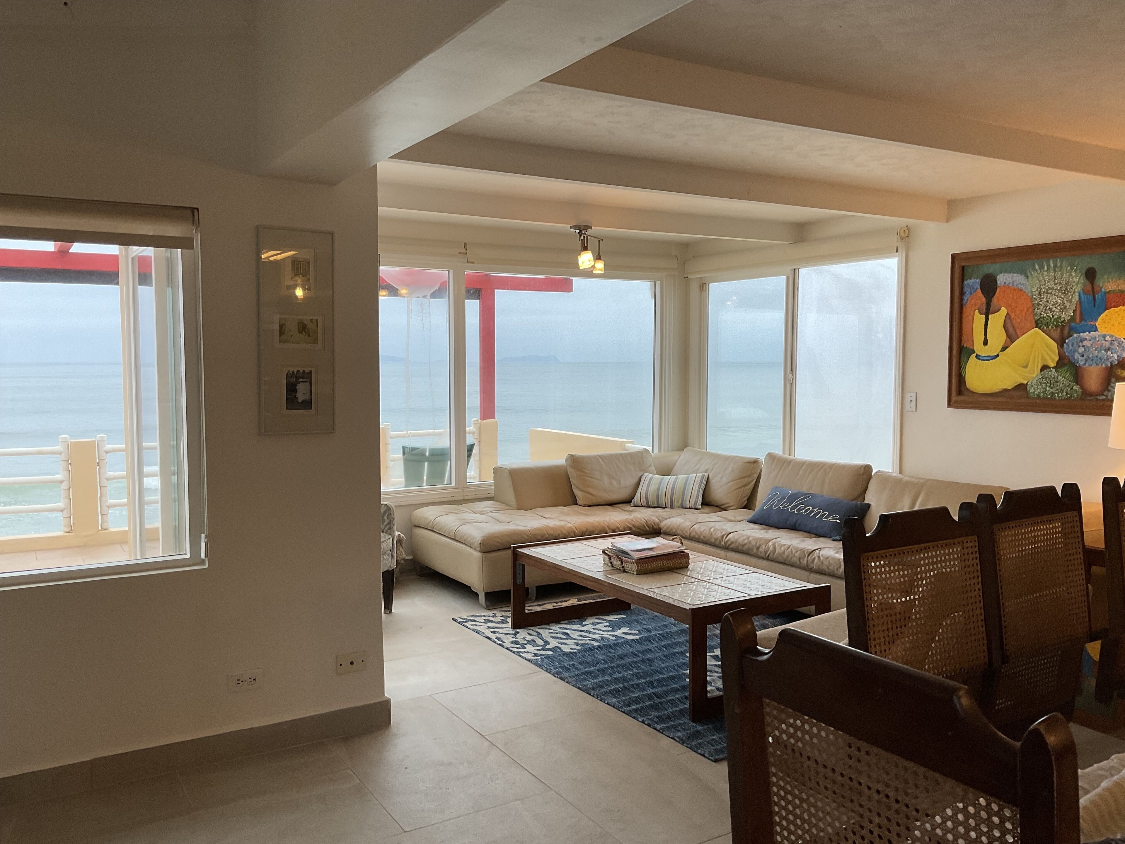 Beachfront casa  with stunning ocean views and sandy beach 