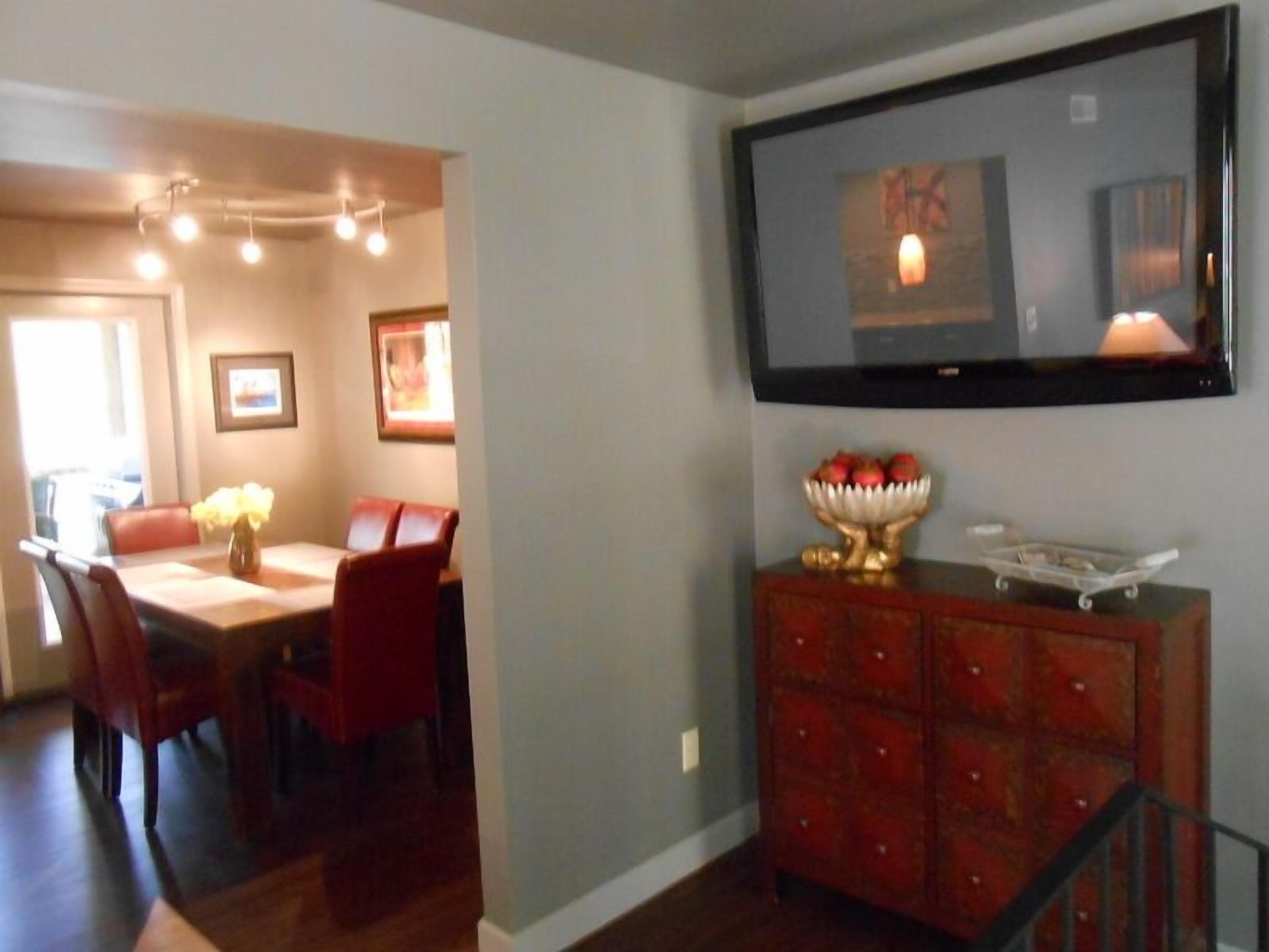 Secluded lakefront estate sleeps 12 just steps from the water