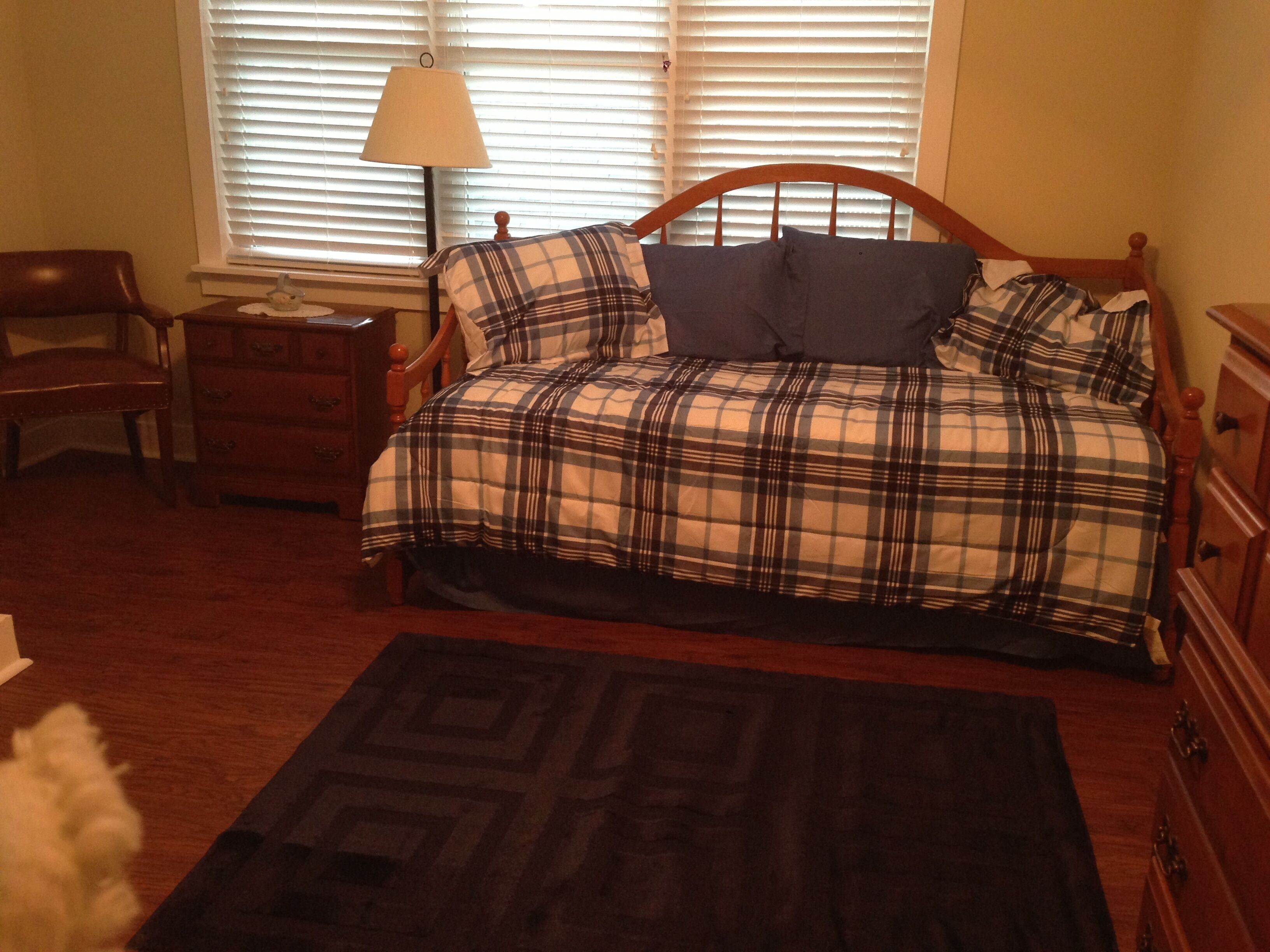 Victorian Home--Sleeps 12-Middle of Everything!