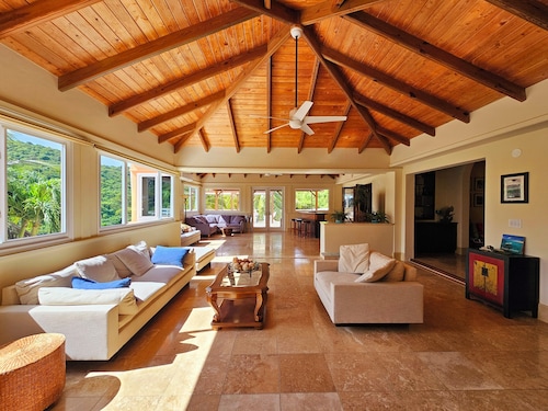 Beautiful Tropical Island Villa for big families and groups