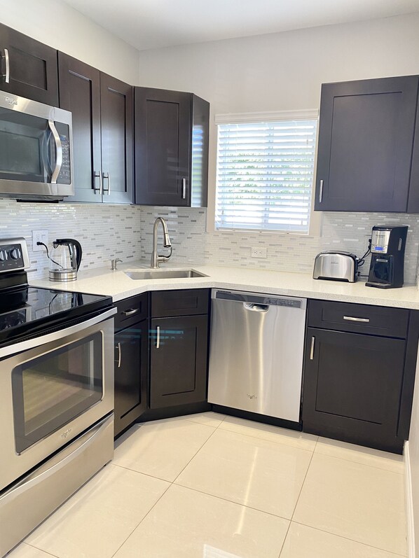 Fridge, microwave, oven, stovetop