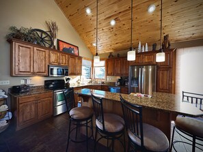 Réfrigérateur, micro-ondes, four, lave-vaisselle