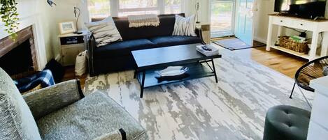 テレビ、DVD プレーヤー、書庫、ステレオ