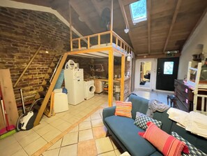 TV - The Dockside Dwelling Corfu island (Kerkira)