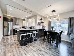 Fridge, microwave, oven, stovetop - Modern South Portland Luxury Condo Offering City & Mountain Views (Portland)