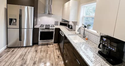 Luxury Penthouse: Panoramic City, Mountain & River Views with Office & Parking