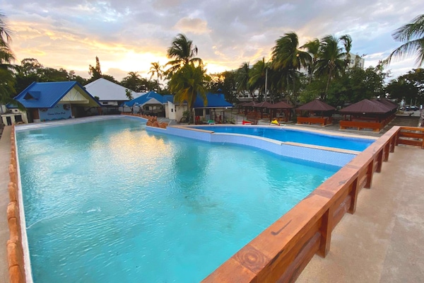 Outdoor pool, cabanas (surcharge)