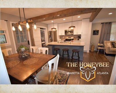 The Honeybee House North Atlanta Marietta Business or Family Travel Sleeps 1-6