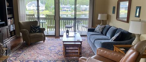 Smart-TV og stereoanlegg