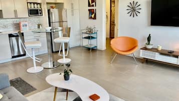 Smart TV, reproductor de DVD y libros