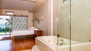 2 bedrooms, desk, travel cot, WiFi