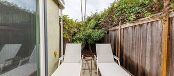 Mid-Century Bungalow with Private Garden near Venice Beach