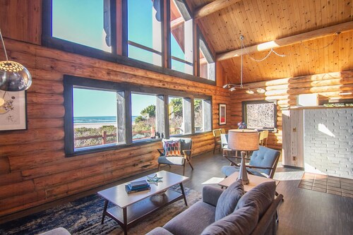 Ocean Front Log Home on a Sandy Beach, Private! Dog Friendly!