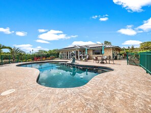 Lämmitetty uima-allas