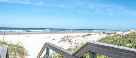 ビーチ、サンラウンジャー、ビーチタオル