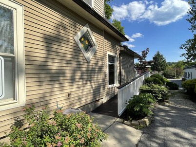 The Nest - Located in the Heart of Nashville Indiana!