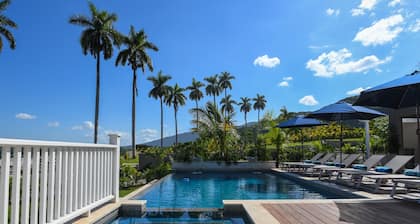 Oceanview Luxury villa w/Pool/jacuzzi/tennis in gated community with gym