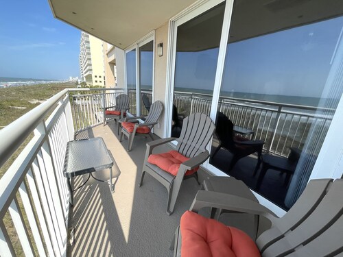 DIRECT OCEANFRONT, MODERN, GREAT N & S VIEWS, WIFI, FULLY EQUIPPED KITCHEN