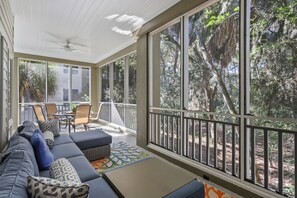 TV - Oceanside 1st floor villa in Palmetto Dunes- Just a short walk to the beach! (Hilton Head)