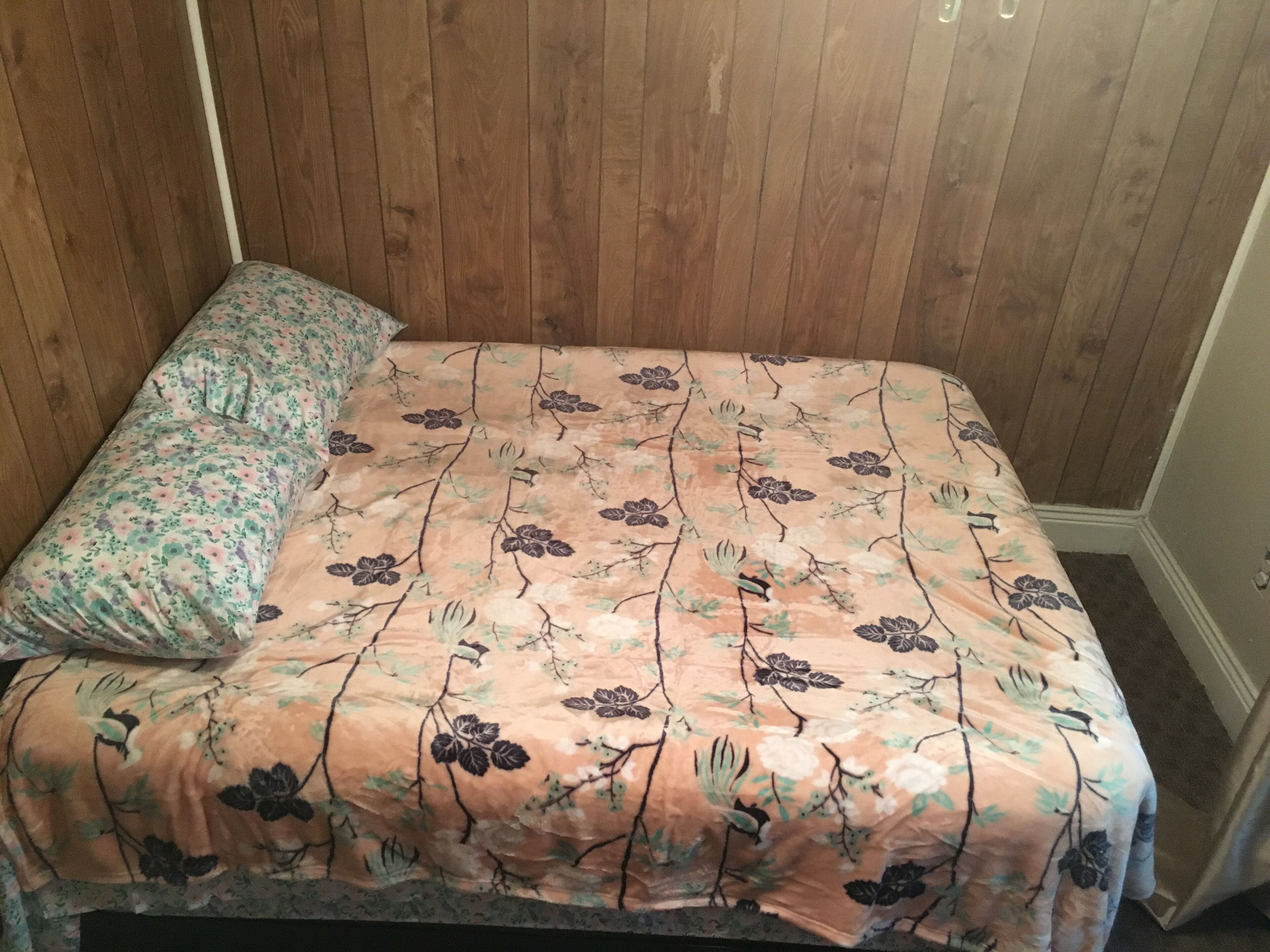 Newly renovated, Great 2nd floor home, in town and walking distance to track.