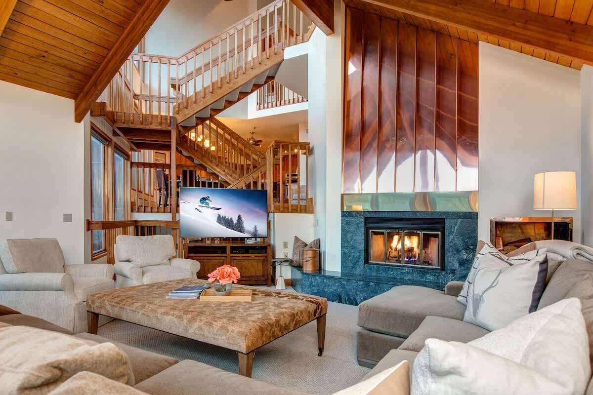 TV, fireplace, offices