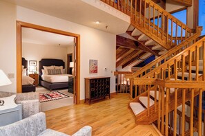 5 dormitorios, tabla de planchar con plancha, wifi gratis y ropa de cama