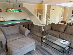 TV, fireplace - Deep Water // Lake Front- Mid lake near Port Royale Marina/Pelican Pete's  (Gainesville)