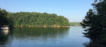 Deep Water // Lake Front- Mid lake near Port Royale Marina/Pelican Pete's 