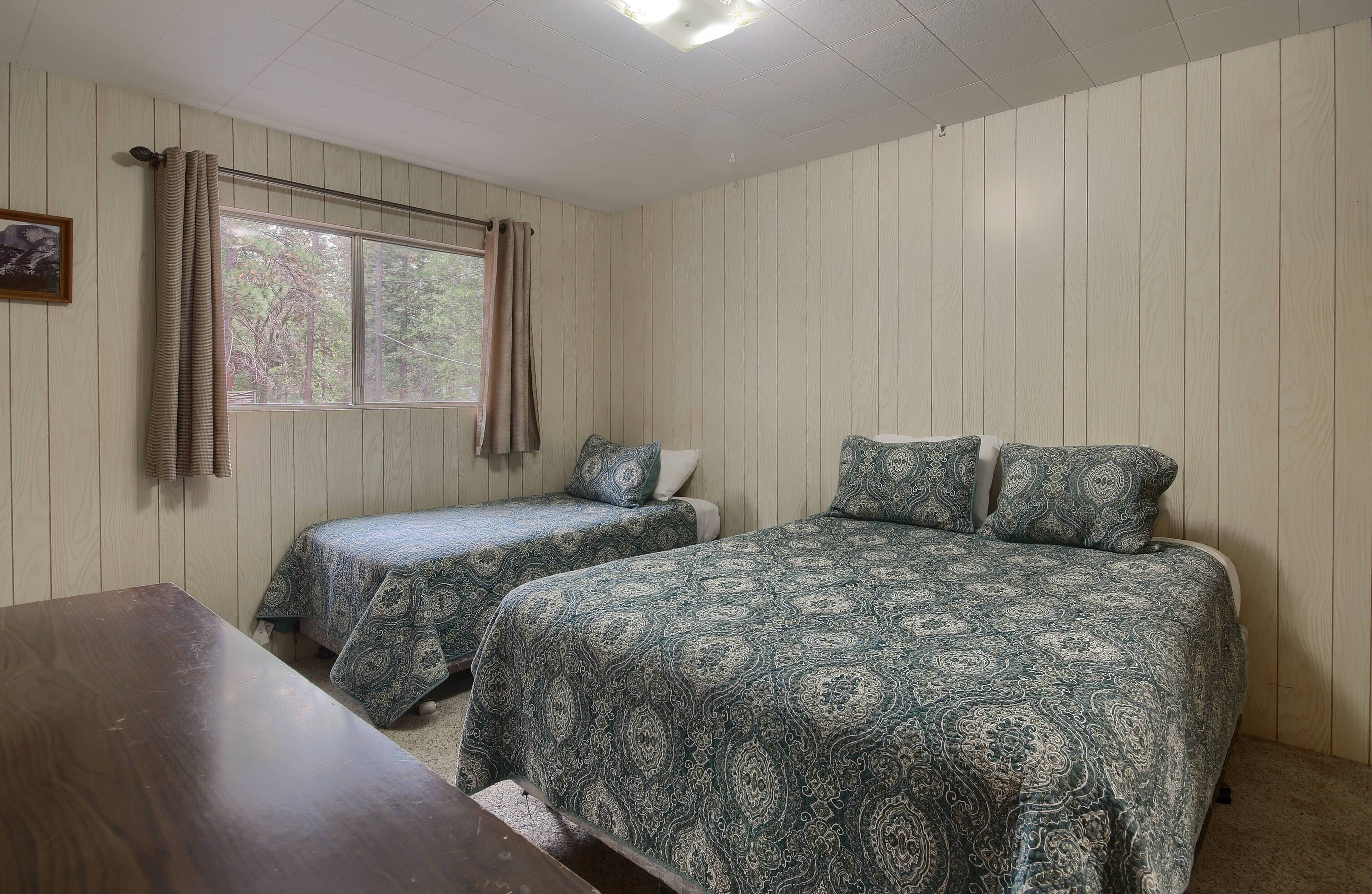 (25A) Villarreal Retreat at The Redwoods In Yosemite