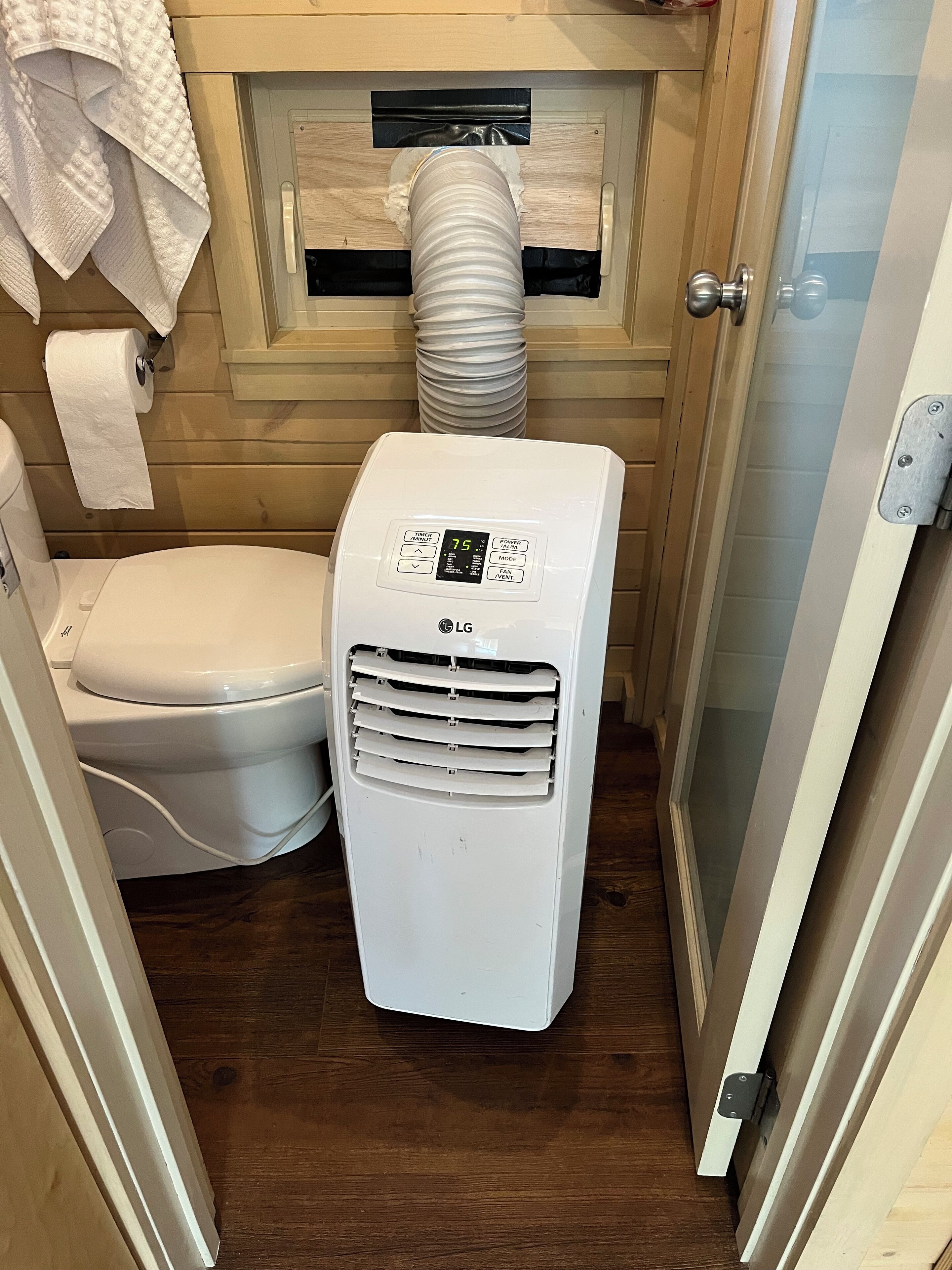 DragonFly Tiny House - Regina Beach, Saskatchewan