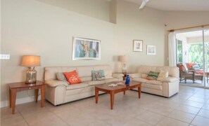 TV connectée, livres, imprimantes