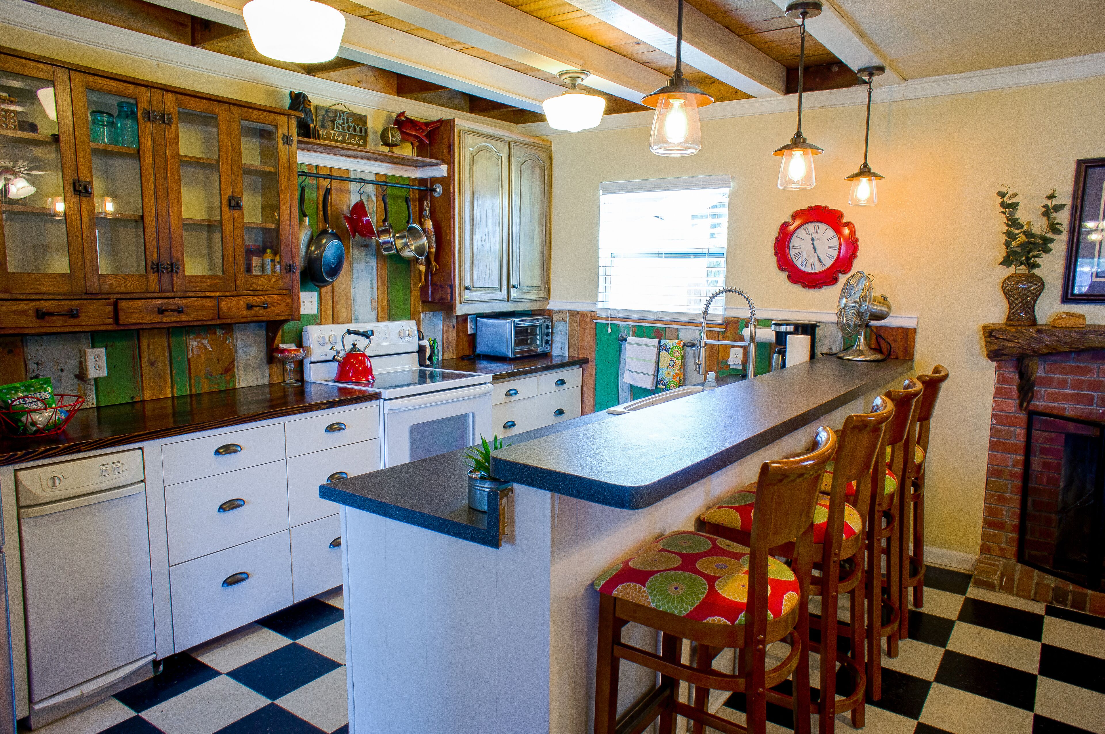 Family Friendly Waterfront Home on Eagle Mountain Lake - Briar, Azle, TX