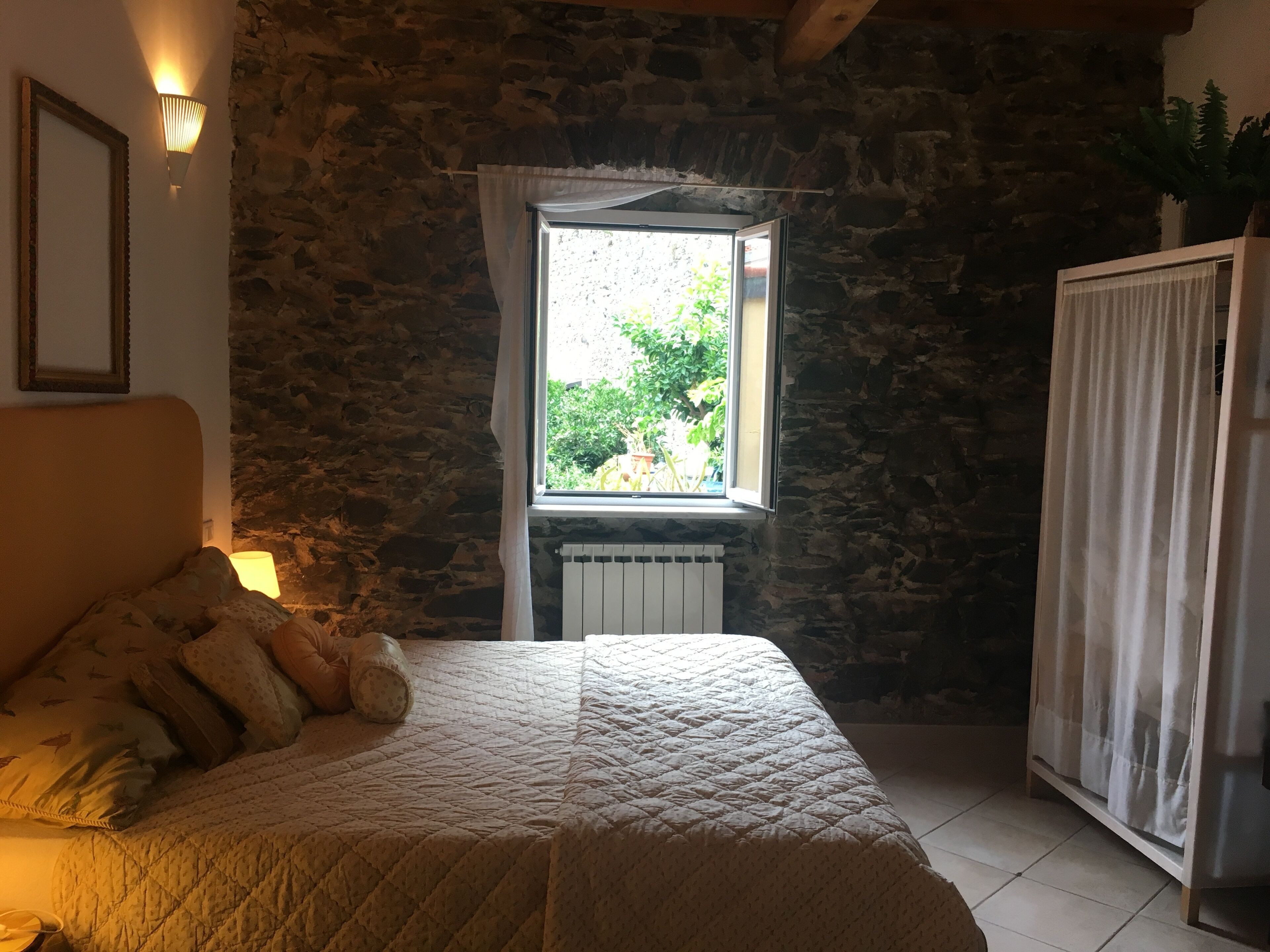 A quite studio in the heart of the village.