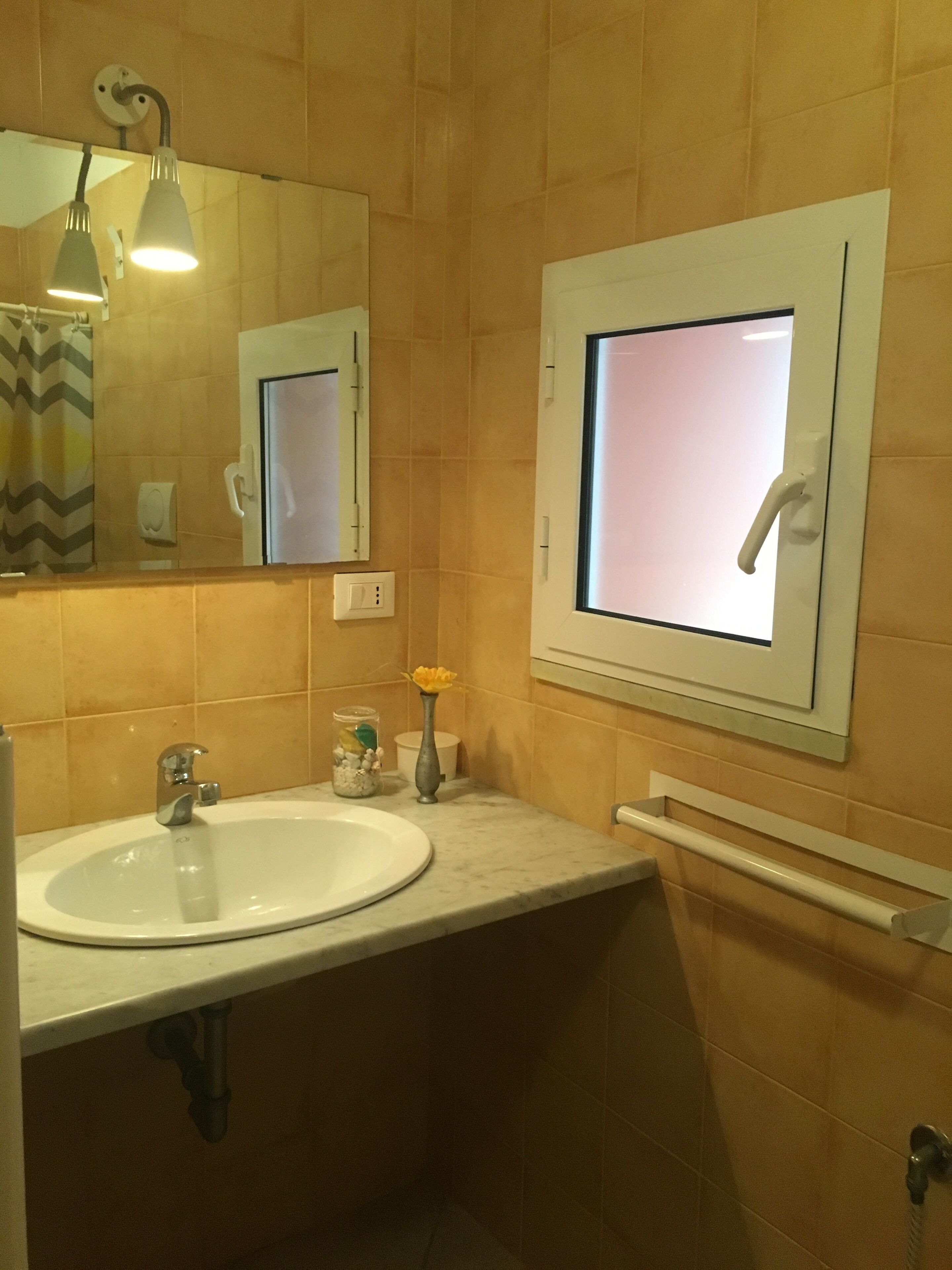 A quite studio in the heart of the village.