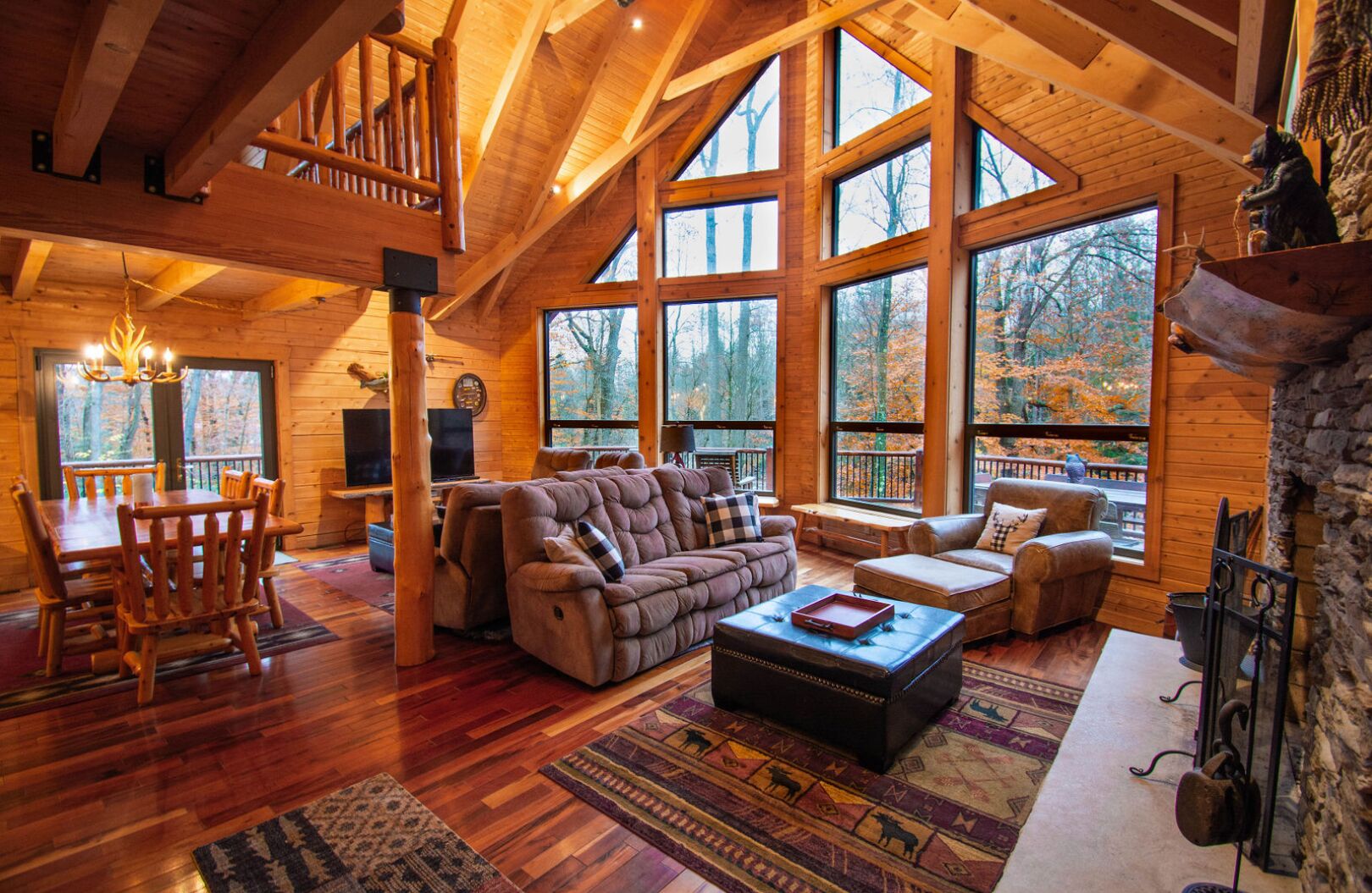 Smart TV, fireplace