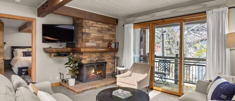 Télévision, cheminée